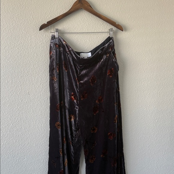 Anthropologie Ett:twa Jessica Floral Purple Velvet loose Extra Wide leg Pants M - Picture 3 of 12